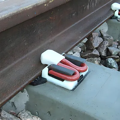 Attache élastique de rail